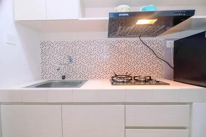 Депок: Minimalist and Stylish Studio Dave Apartment By Travelio