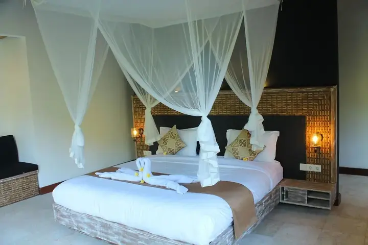 Тойа Бунгках: Tirta Loka Suite