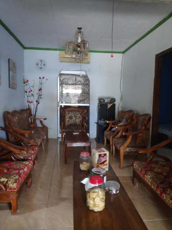 Батуретно: Gini Homestay