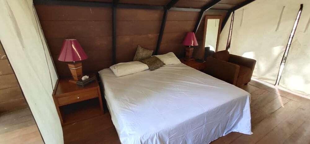 Батуретно: Seribu Batu Songgo Langit Resort & Camp