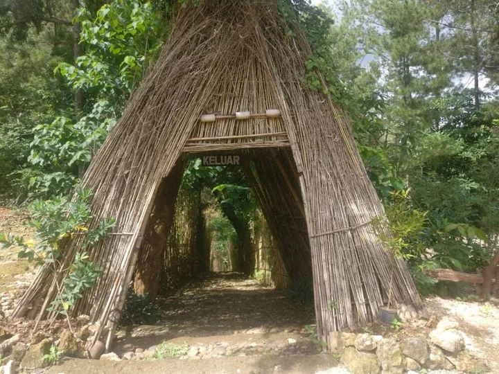 Батуретно: Seribu Batu Songgo Langit Resort & Camp