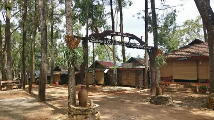 Батуретно: Seribu Batu Songgo Langit Resort & Camp