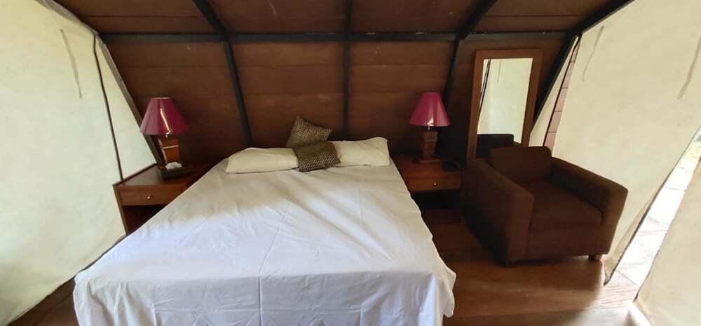 Батуретно: Seribu Batu Songgo Langit Resort & Camp