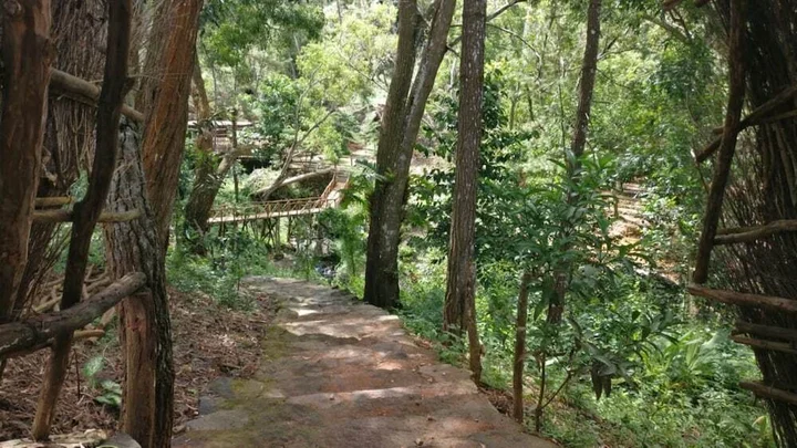 Батуретно: Seribu Batu Songgo Langit Resort & Camp