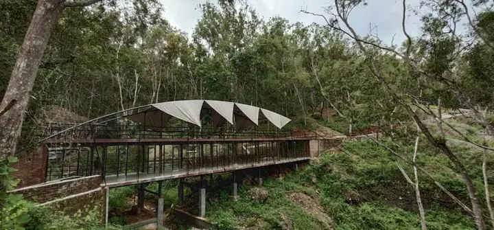 Батуретно: Seribu Batu Songgo Langit Resort & Camp
