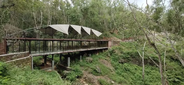 Батуретно: Seribu Batu Songgo Langit Resort & Camp