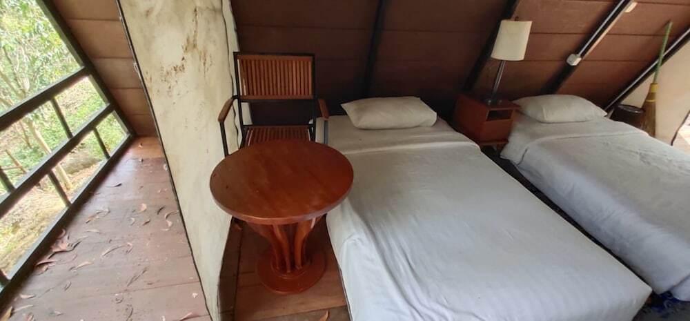Батуретно: Seribu Batu Songgo Langit Resort & Camp