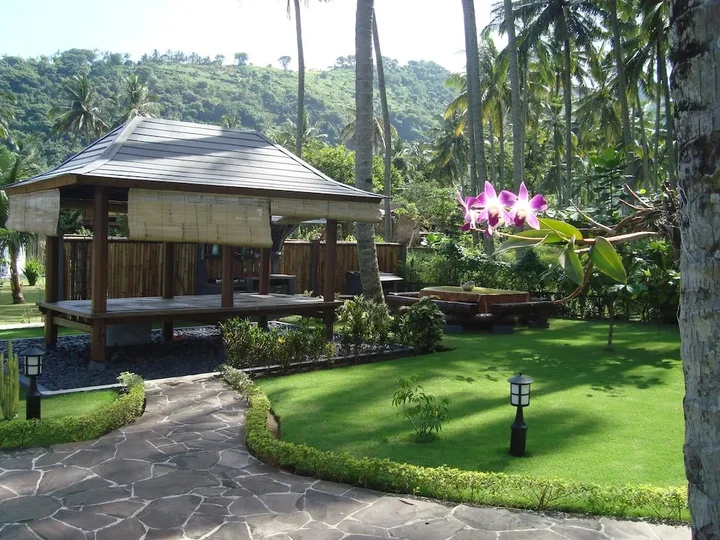 Мангсит: Explore Lombok From Your Villa for 2 or More
