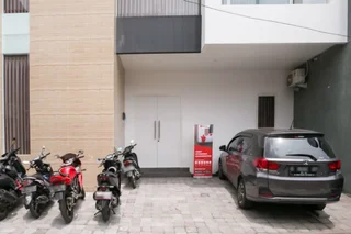 Семаранг: RedDoorz Syariah near Lapangan Pancasila Simpang Lima