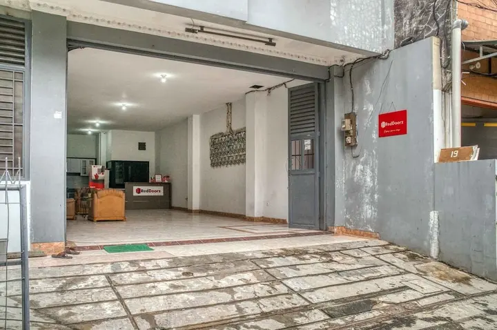 Джакарта: RedDoorz near Duta Merlin
