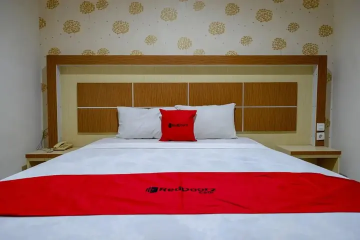 Палу: RedDoorz @ Hotel Bumi Palupy