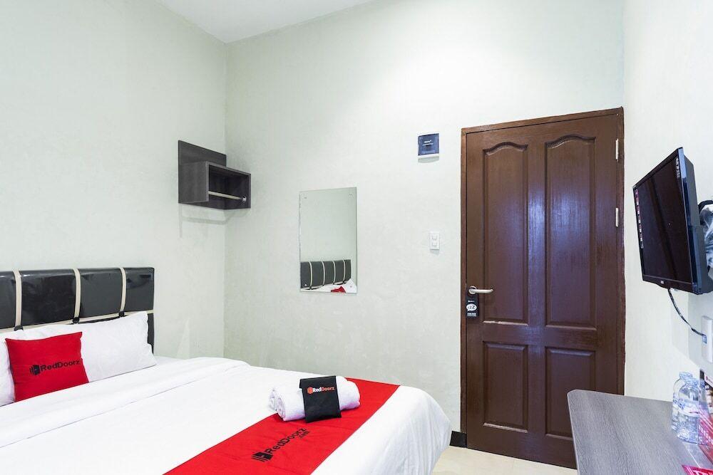 Медан: RedDoorz near Medan Amplas