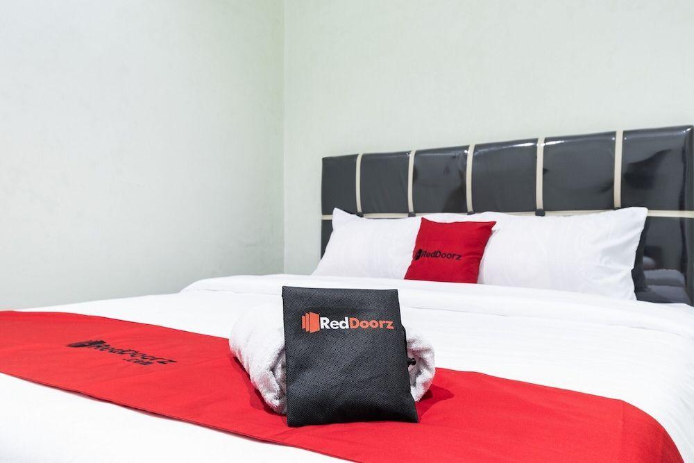 Медан: RedDoorz near Medan Amplas