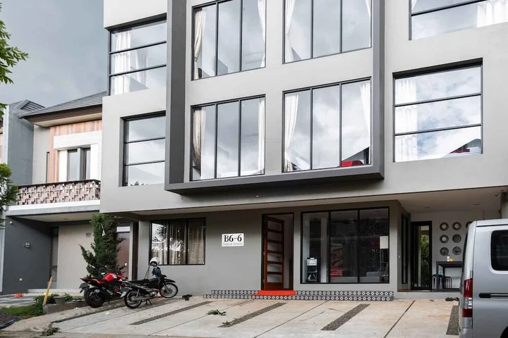 Legok: RedDoorz Plus near ICE BSD 2