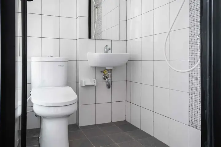 Legok: RedDoorz Plus near ICE BSD 2