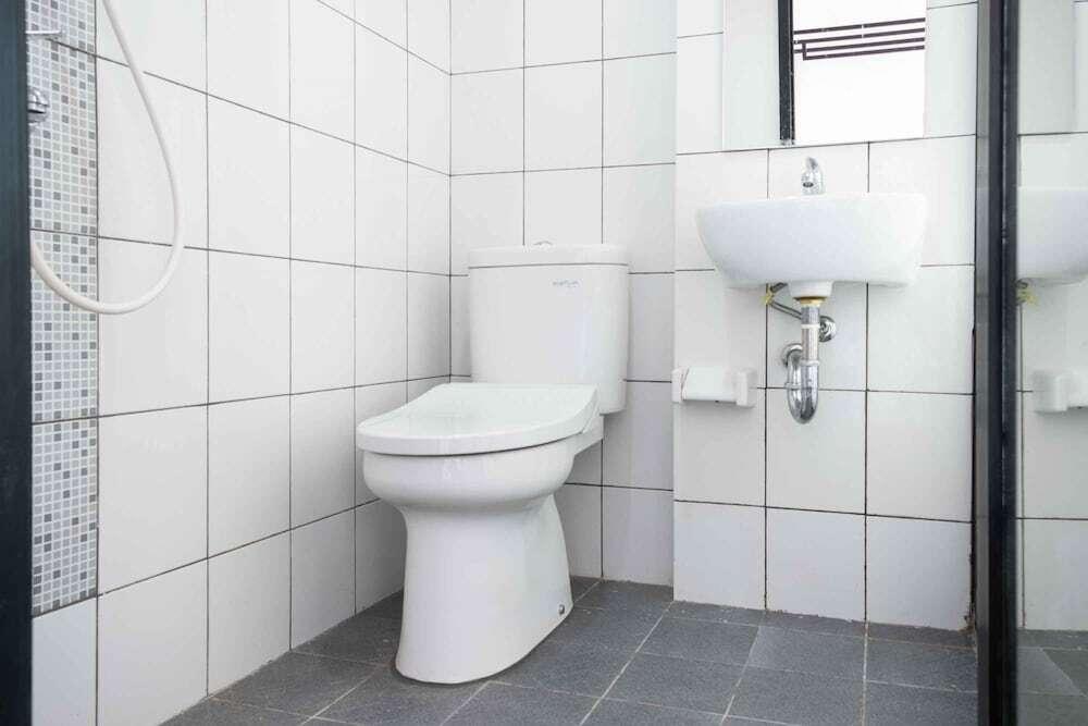 Legok: RedDoorz Plus near ICE BSD 2