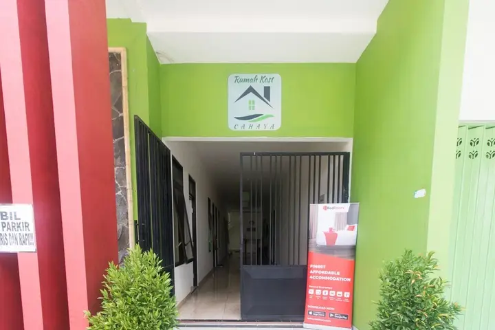 RedDoorz Syariah near Stasiun Madiun — фото 1