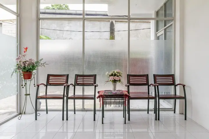 Сурабая: RedDoorz Plus @ Gunungsari Surabaya