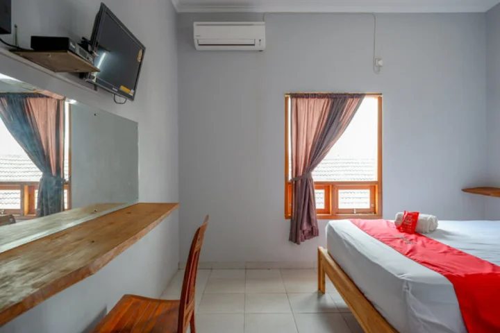 Семаранг: RedDoorz Syariah Near Gerbang Toll Manyaran