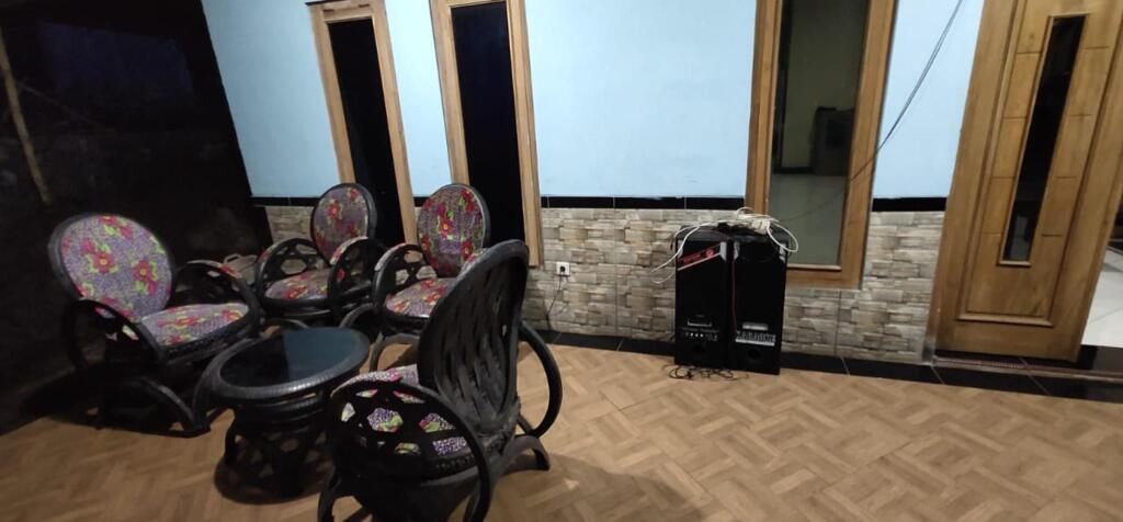 Батуретно: Imron Homestay