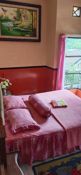 Бату: Penginapan Indah Lestari