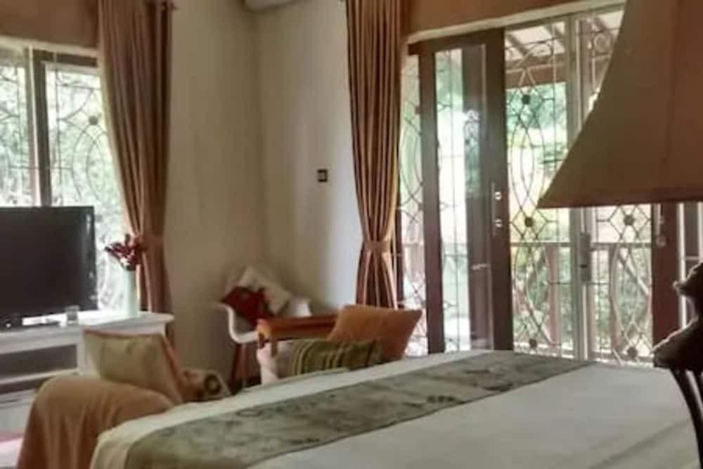 Читарингул: D'Kiara House