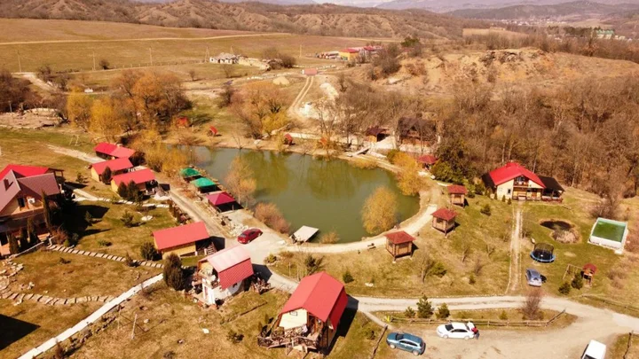 Соколиное: База отдыха Shalet Бойка