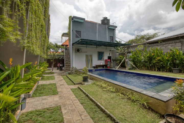 Беноа: RedDoorz near Exit Toll Nusa Dua