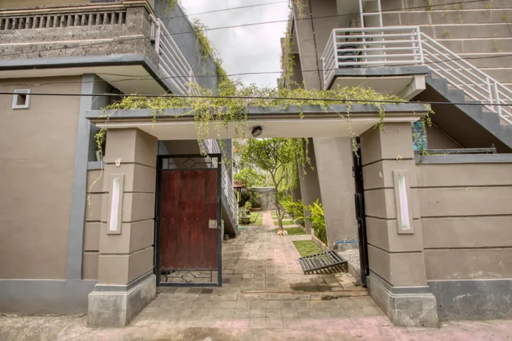Беноа: RedDoorz near Exit Toll Nusa Dua