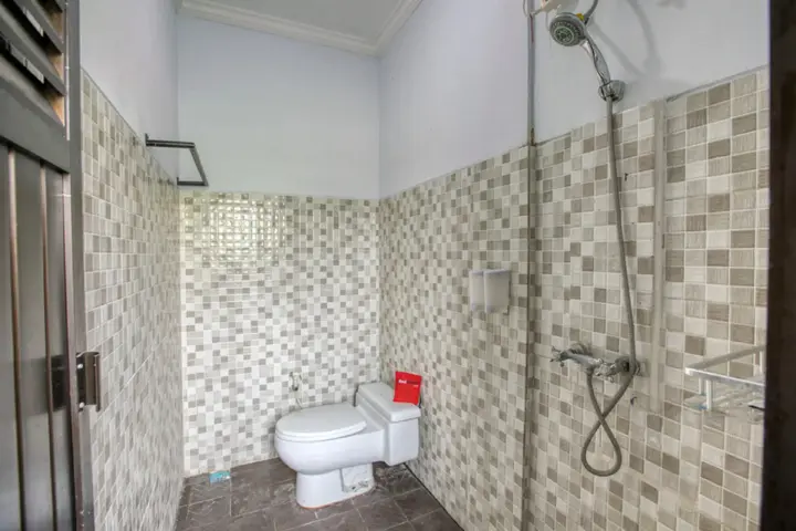Беноа: RedDoorz near Exit Toll Nusa Dua