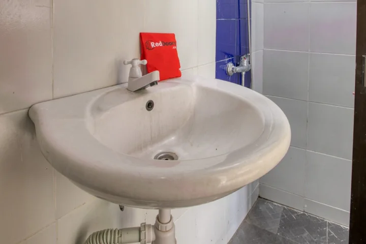 Беноа: RedDoorz near Exit Toll Nusa Dua