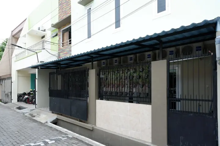 Семаранг: RedDoorz Hostel near Kota Lama Semarang