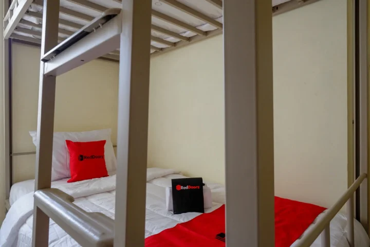 Семаранг: RedDoorz Hostel near Kota Lama Semarang
