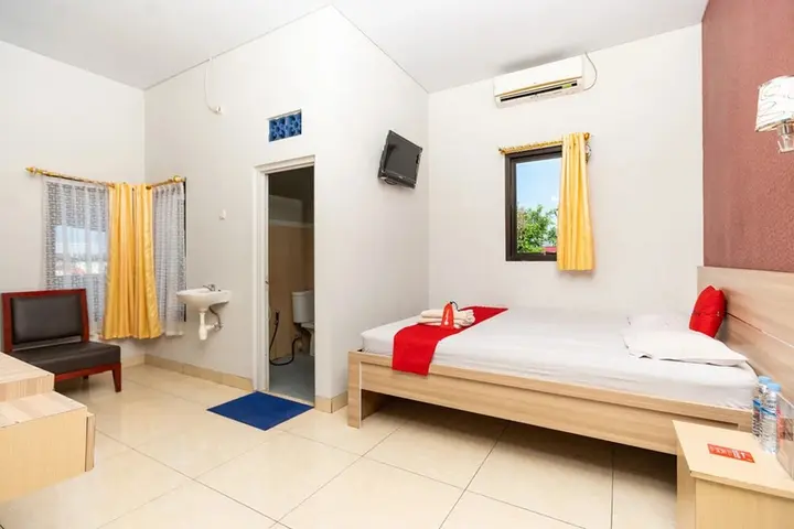 Манадо: RedDoorz Plus @ Jalan Pumorow Manado