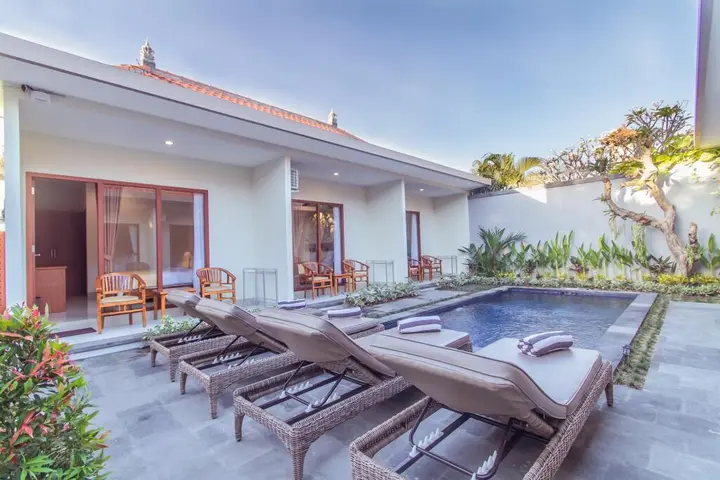 Санур: Cening Ayu Sanur