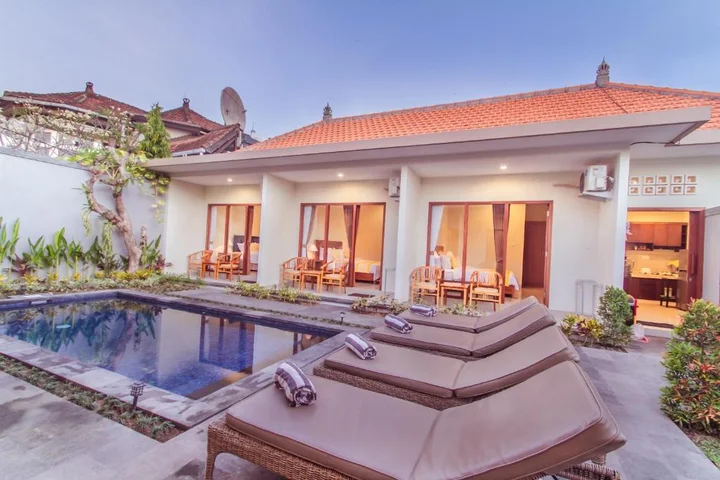 Санур: Cening Ayu Sanur