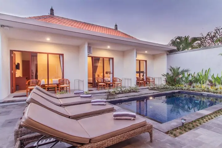 Санур: Cening Ayu Sanur