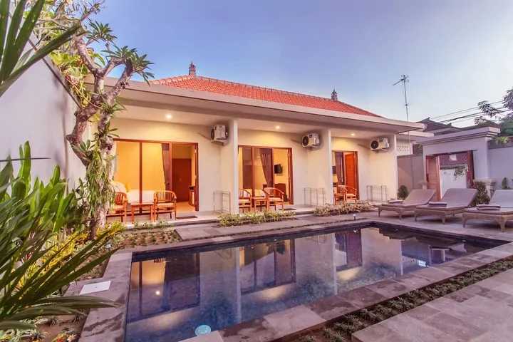 Санур: Cening Ayu Sanur