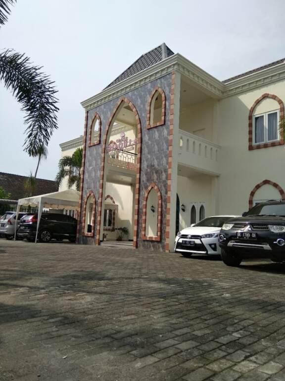 Медан: Grand Shaqilla Syariah