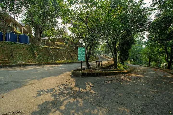 Читарингул: Wisma Atlet Sentul City
