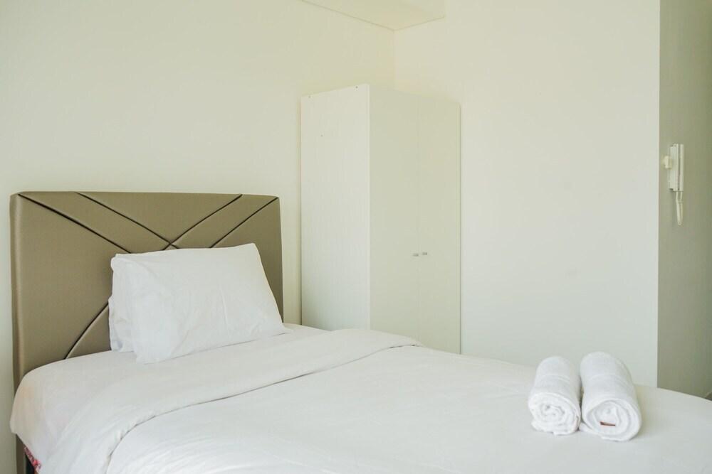Legok: Cool And Comfortable Studio Casa De Parco Apartment