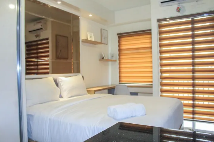 Тангеранг: Minimalist and Cozy Studio Room at Ayodhya Apartment