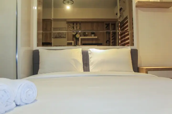Minimalist and Cozy Studio Room at Ayodhya Apartment — фото 3