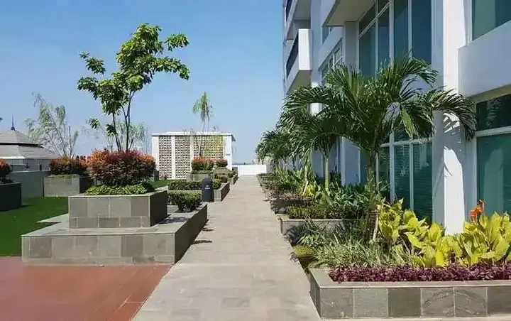Cozy City View Studio Apartment at Tree Park Cikokol By Travelio — фото 1