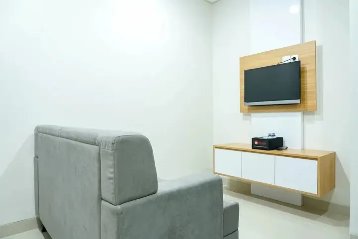 Депок: Homey and Modern 2BR Apartment at Atlanta Residence