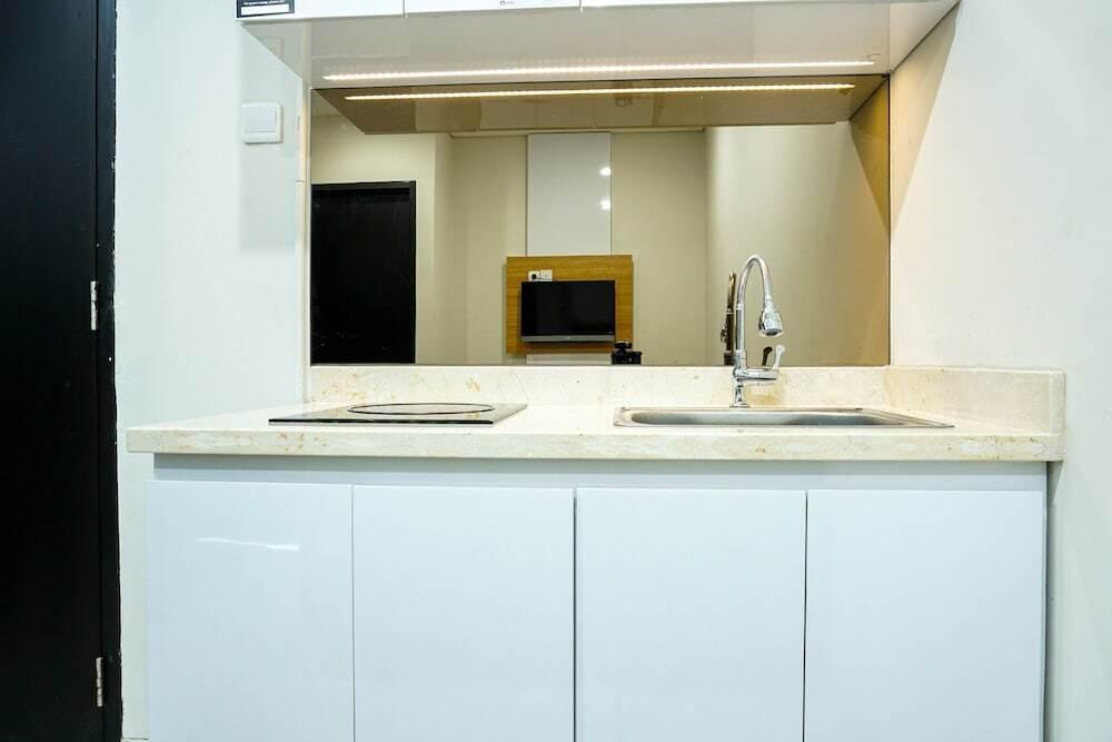 Депок: Homey and Modern 2BR Apartment at Atlanta Residence