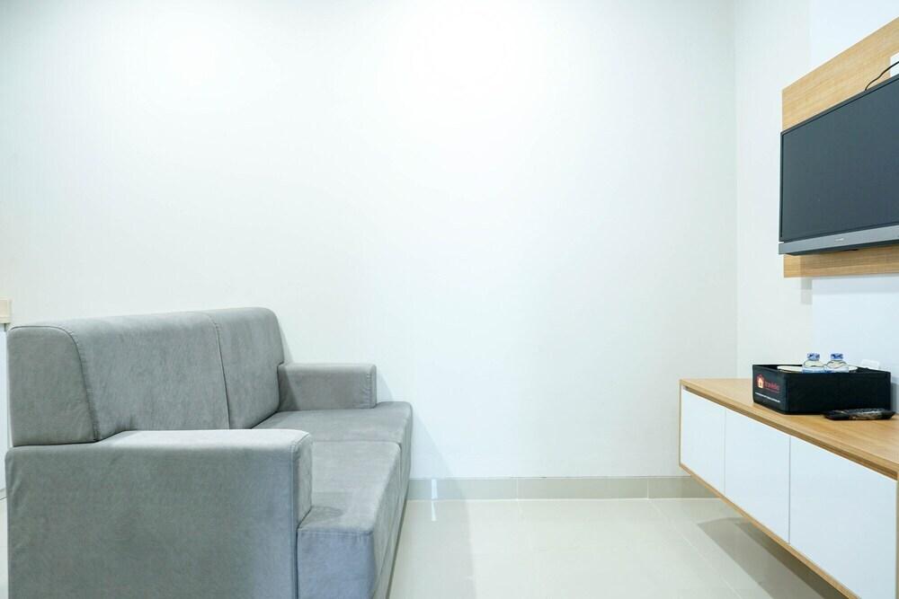 Депок: Homey and Modern 2BR Apartment at Atlanta Residence