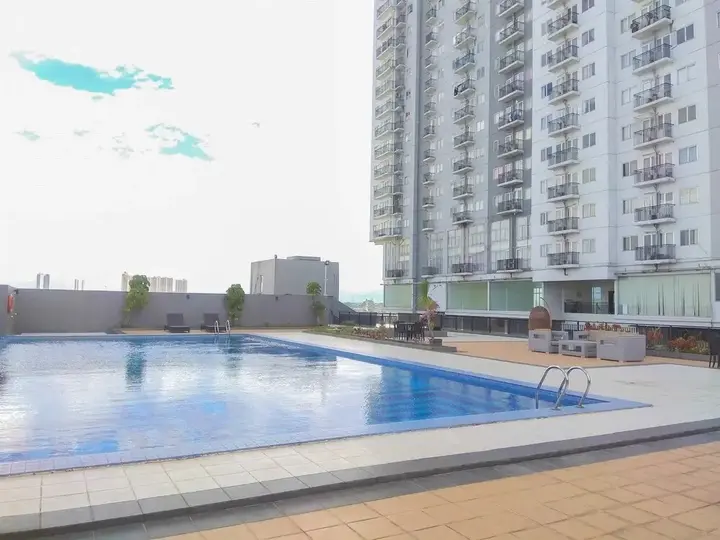 Депок: Minimalist Studio Park View Condominium Apartment near Mall