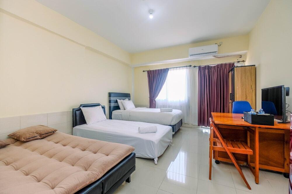 Homey Good Studio Depok Park View Condominium Apartment — фото 2