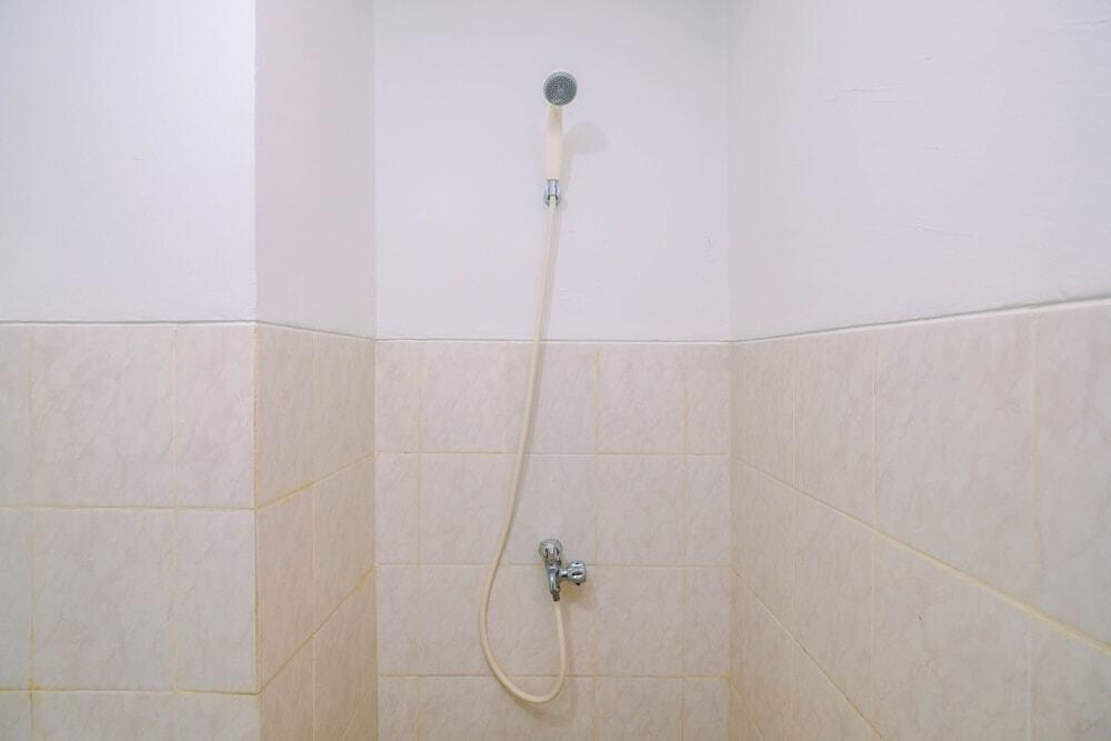 Депок: Homey Good Studio Depok Park View Condominium Apartment